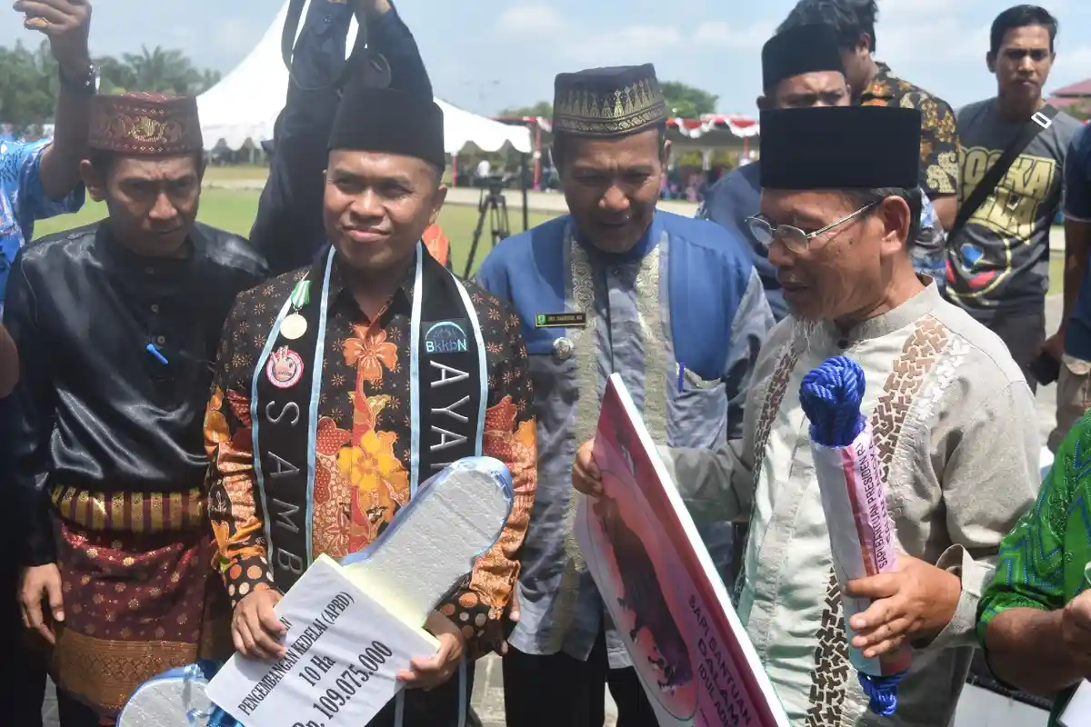 Bupati Atbah Ajak Semai Kembali Semangat Gotong Royong