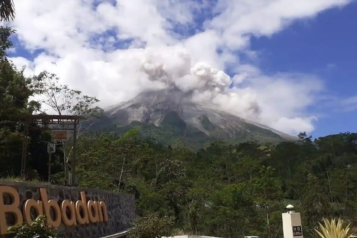 UPDATE Gunung Api Indonesia Berstatus Siaga Level 3: Sinabung, Semeru, Merapi, Ili Lewotolok