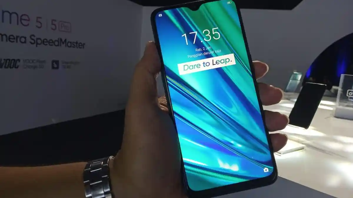 Mudahkan Konsumen, realme 5 Kini Dijual Secara Online dan Offline