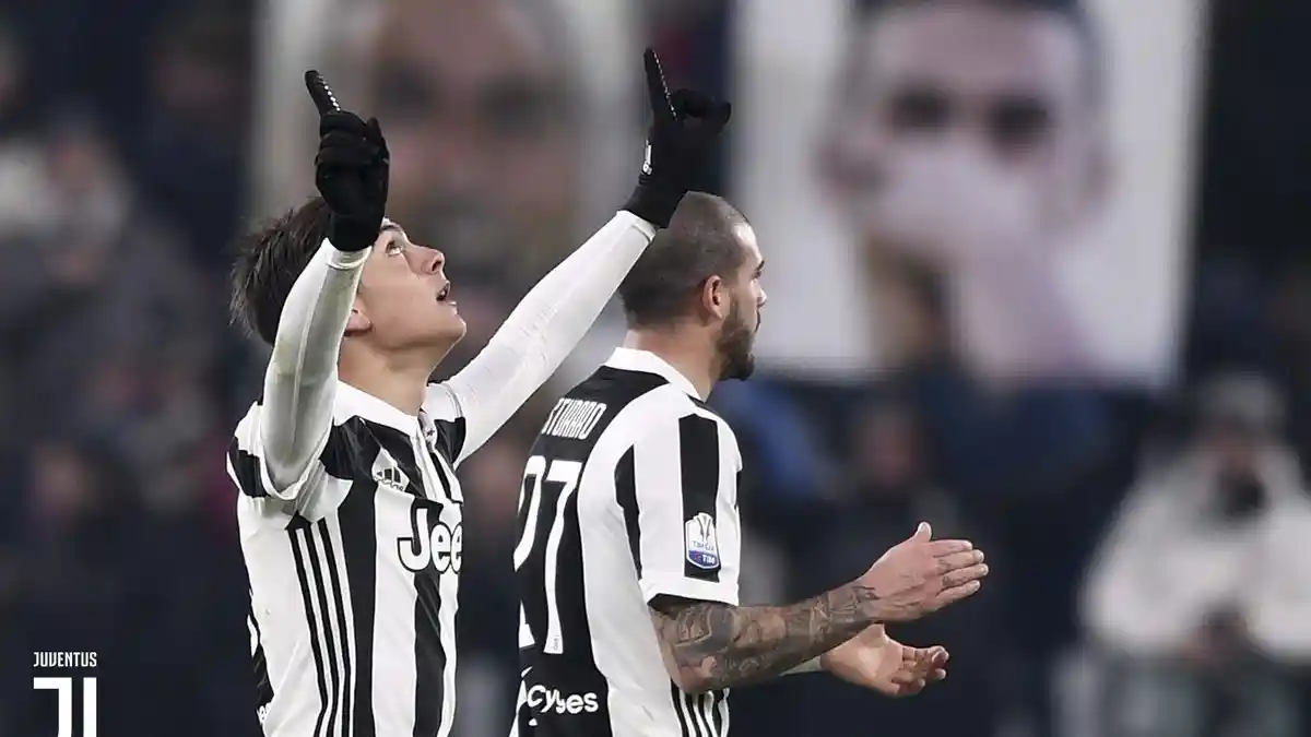 Juventus vs Genoa - Dua Gol dari Duo Argentina Ini Antar Juventus ke Babak 8 Besar Coppa Italia