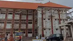 Salah-satu-proyek-pembangunan-sekolah-yakni-SMPN-16-Denpasar.jpg