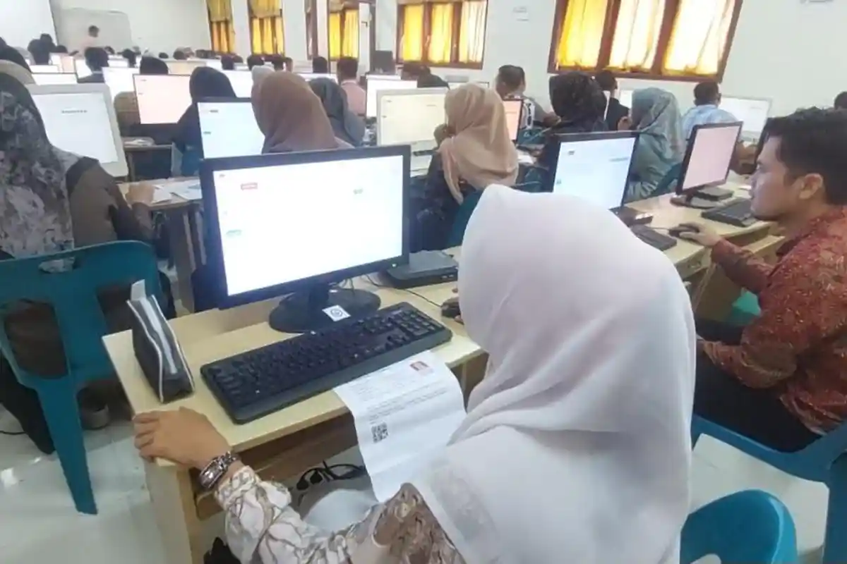 KIP Bireuen Gunakan Empat Laboratorium Komputer Untuk Tes Ujian Tulis Calon PPS