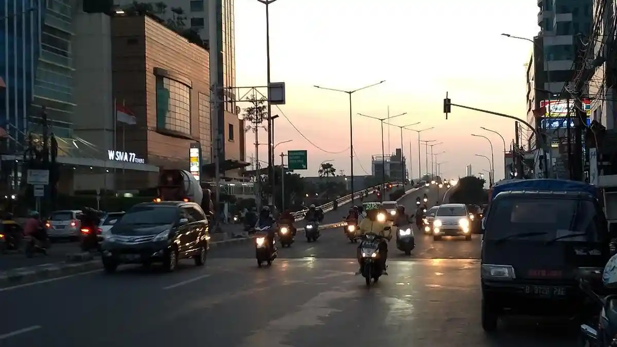 Kondisi Sekitar Flyover Slipi Setelah Aksi 22 Mei