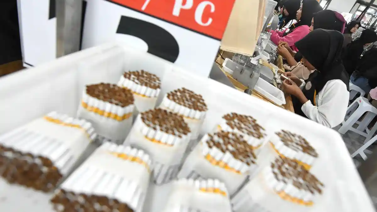 Industri Rokok SKT Serap Banyak Tenaga Kerja Perempuan di Jawa Timur