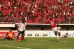 Sylvano Lakukan Selebrasi