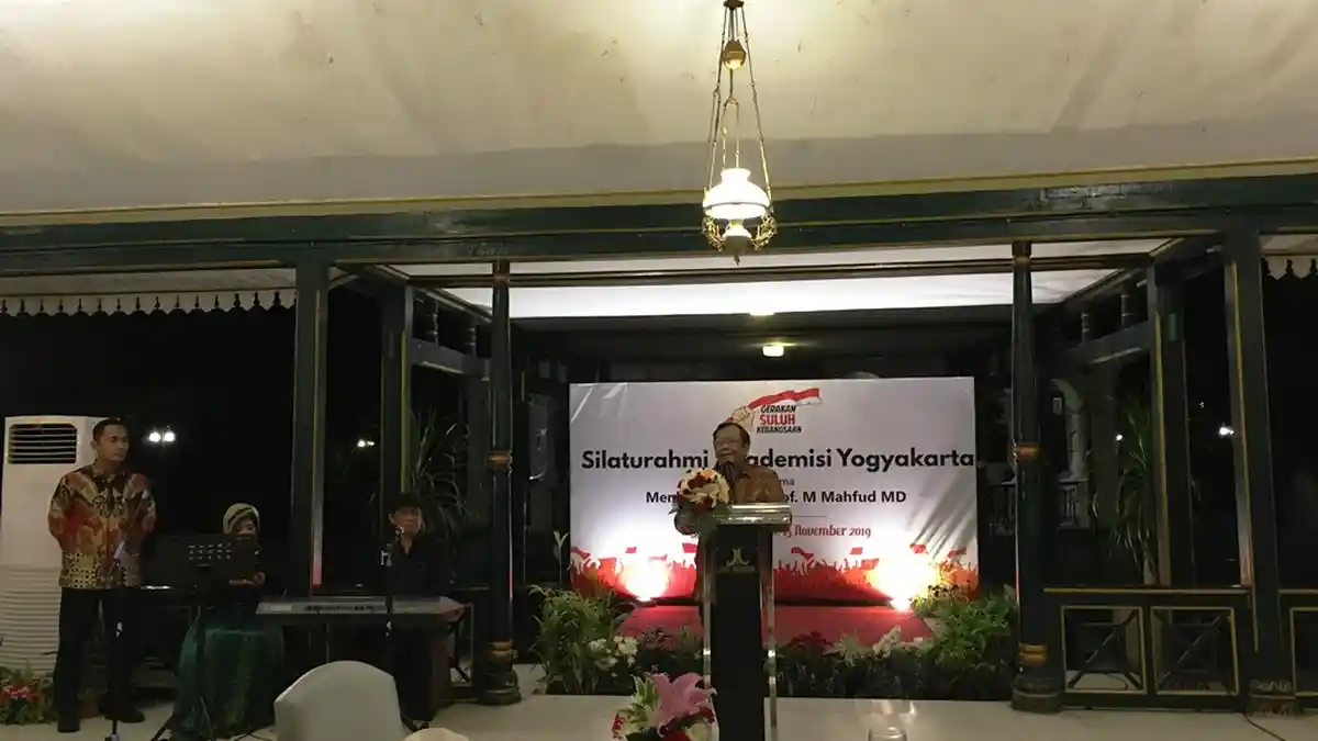 Silaturahmi Akademisi Yogya Bersama Mahfud MD, Buya Ingatkan Mahfud Agar Berani Kritik Presiden
