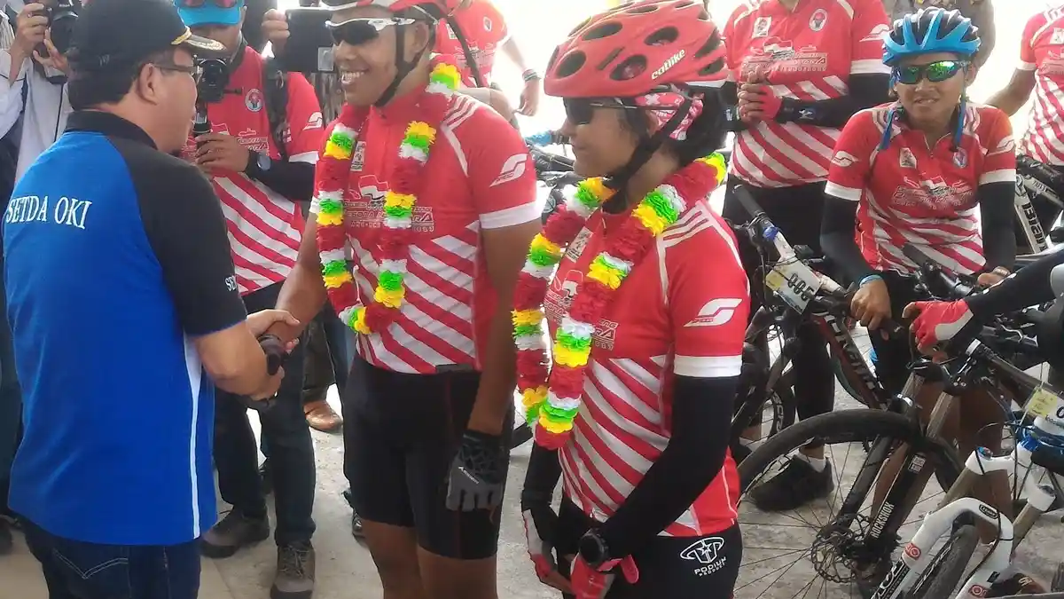 Wabup OKI Titipkan Tanah dan Air dari Sungai Komering Kepada Tim Ekspedisi GTPN, Ini Maknanya