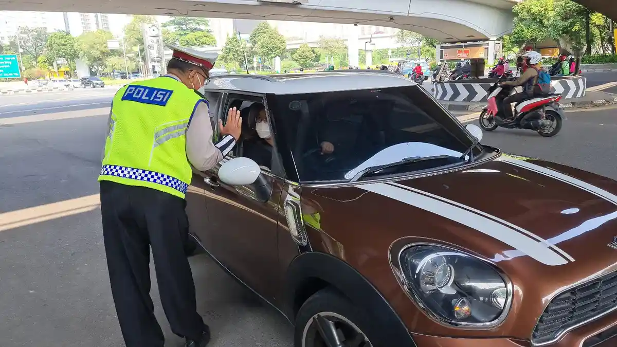 Masih Terapkan PPKM Level 2, Simak 13 Ruas Jalan di DKI yang Terkena Gage dan Pengecualiannya!