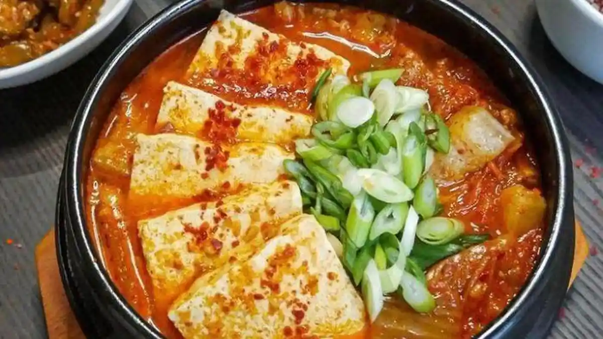 Hangat dan Bergizi! Resep Sup Tahu Korea Jadi Pilihan Menu Sehat di Musim Hujan