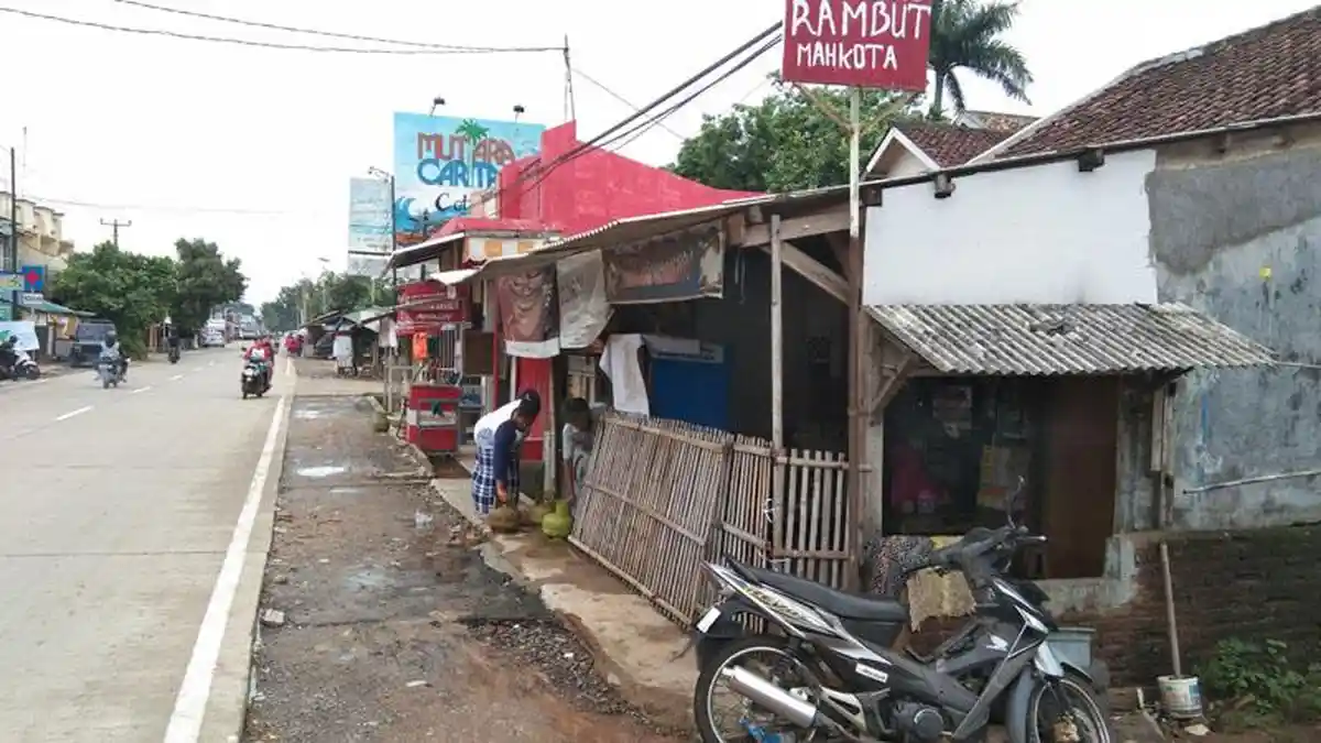 Pasca Tsunami Selat Sunda, Minimarket hingga Rumah Makan di Carita Sudah Buka