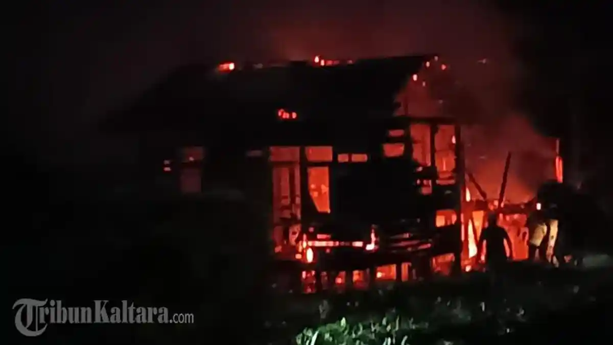 Api Berhasil Dipadamkan, Damkar Catat Satu Unit Rumah Ludes dan Pemilik Rumah Korban Jiwa