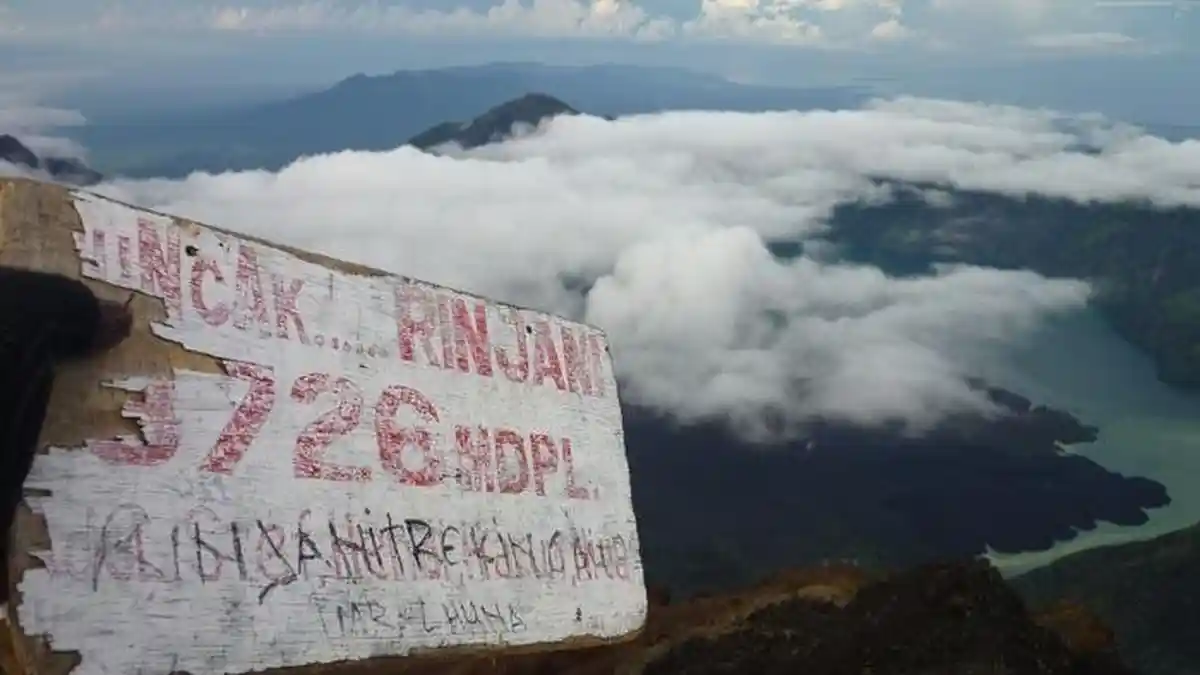 Lombok Diguncang Gempa 6,4 SR Selama 10 Detik, Pendakian Gunung Rinjani Ditutup