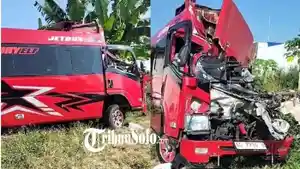 kecelakaan-elf-menabrak-truk-tronton-boyolali-13-juli-2024.jpg
