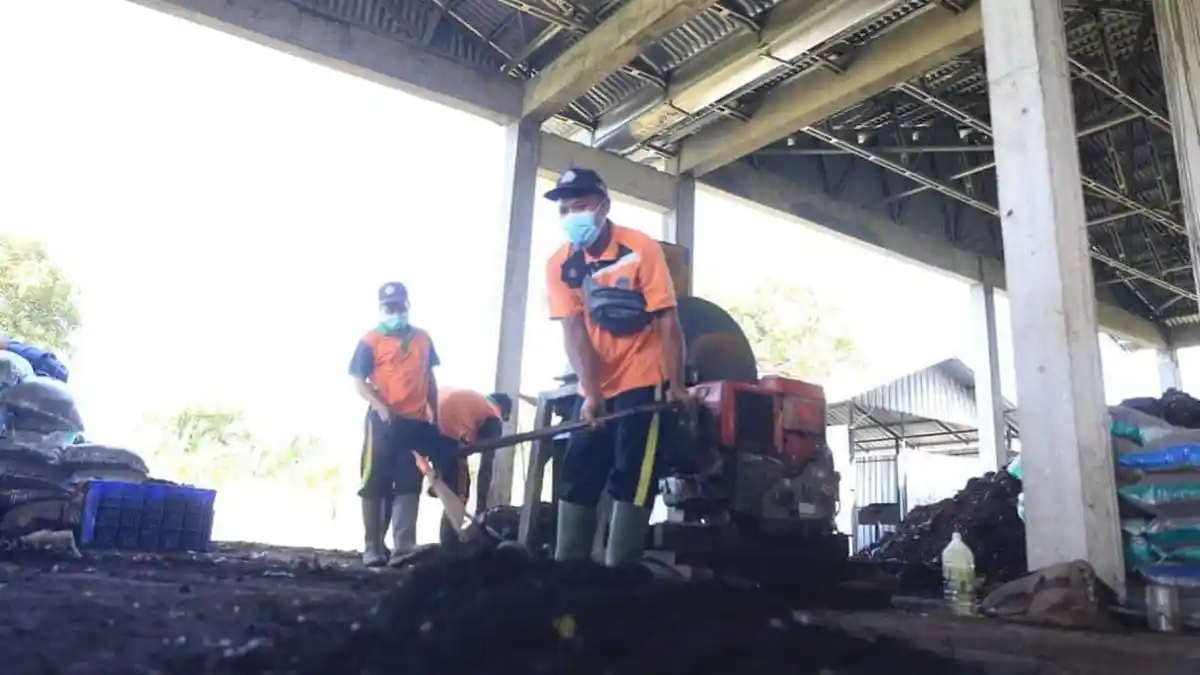 TOSS Center Klungkung Kembangkan Pupuk Organik Cair