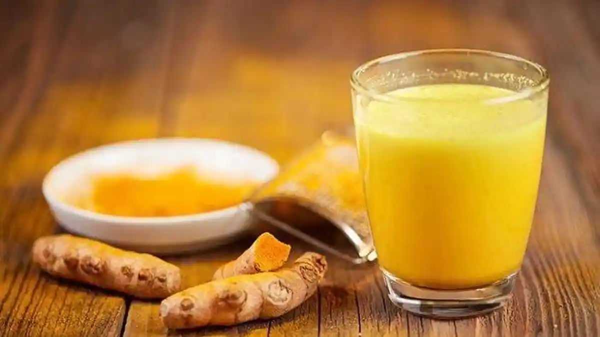 Minum Air Kunyit Hangat Selama Seminggu di Pagi Hari, Dan Rasakan 10 Manfaat untuk Kesehatan