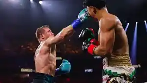 Pertarungan-tinju-dunia-antara-Canelo-Alvarez.jpg