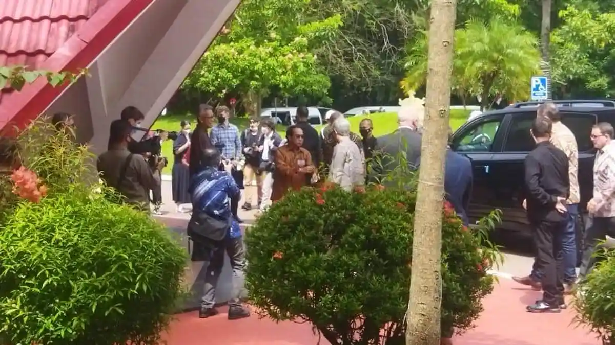 Iring-iringan Mobil Perdana Menteri Australia Tiba di Unhas, Langsung Disambut Prof Jamaluddin Jompa