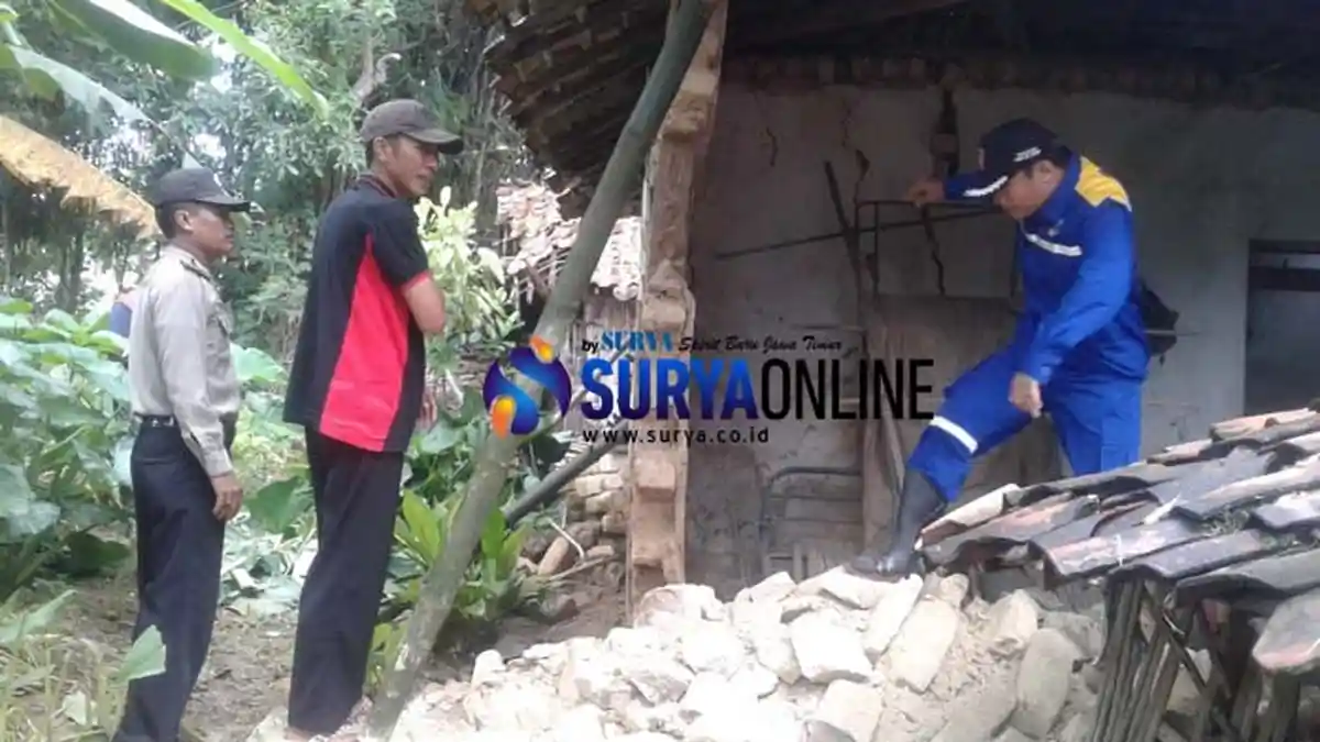 Hujan Deras dan Angin Kencang Robohkan Rumah Warga Pamekasan, Segini Kerugiannya