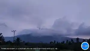 Petugas-Posmat-Gunung-Api-Lewotobi-Laki-laki-Stanislaus-Ara-Kian.jpg