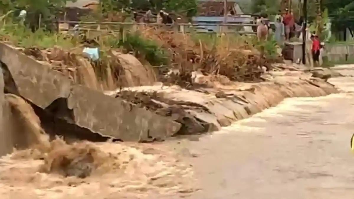 Lagi, Mangkang Kulon Kebanjiran, Kali Ini Dipicu Tanggul Jebol ...