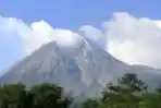Kondisi Terkini Gunung Merapi Dilihat dari Kawasan Kalitengah Lor Sleman