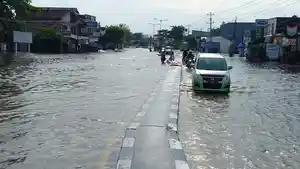 banjir-di-Jalur-Pantura-Kudus.jpg