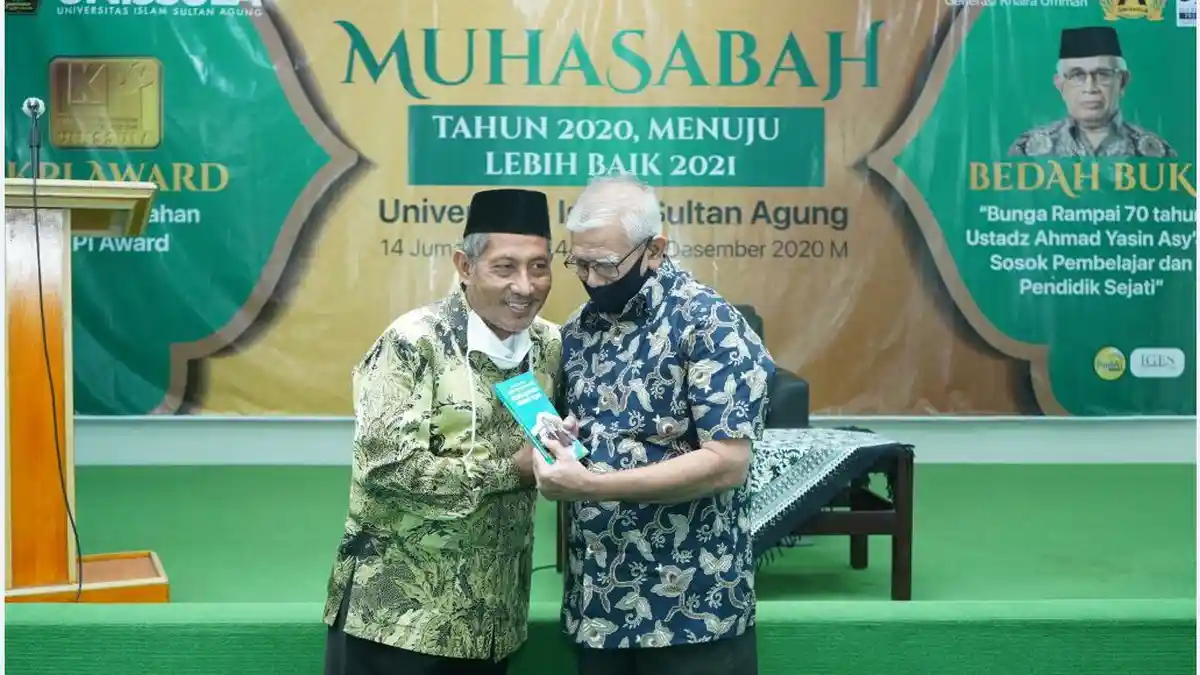 Unissula Gelar Bedah Buku Bunga Rampai 70 Tahun Ustadz Ahmad Yasin Asy'ari