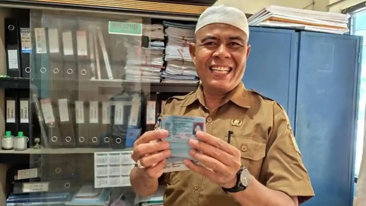 Puluhan KTP Ditemukan Warga di Sungai, Dukcapil Lombok Timur: Itu Palsu