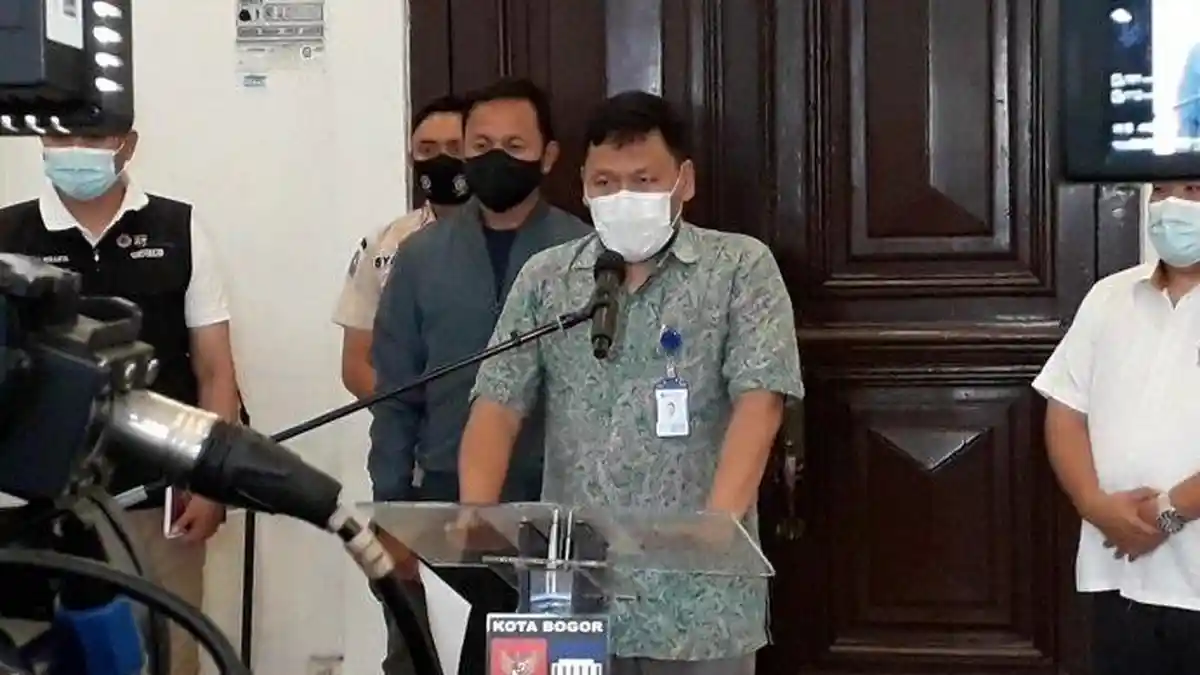 Mengaku Sakit, Dirut RS UMMI Bogor Ternyata Sehat Saat Didatangi Polisi, Langsung Diperiksa di Rumah