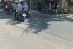 Lubang Jalan Muncul di Sekitar Balai Kota Tikala Manado