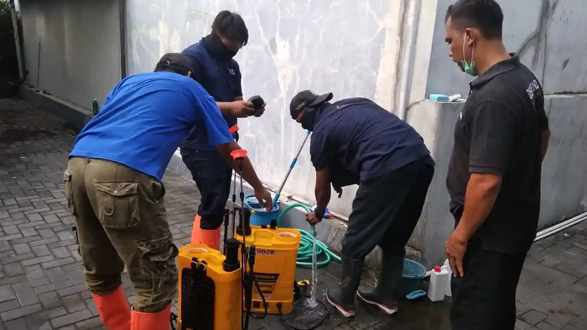 Antisipasi Covid-19, Mess PSIM Yogyakarta Disemprot Disinfektan