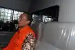 Tersangka Budi Mulya Usai Menandatangani P21 di KPK