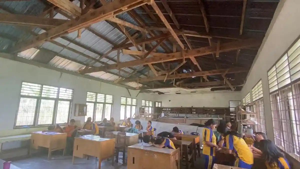 SMA Negeri Tigabalata Rusak Parah, DPRD Minta Pemprov Perbaiki Sebelum Jabatan Edy-Ijeck Berakhir