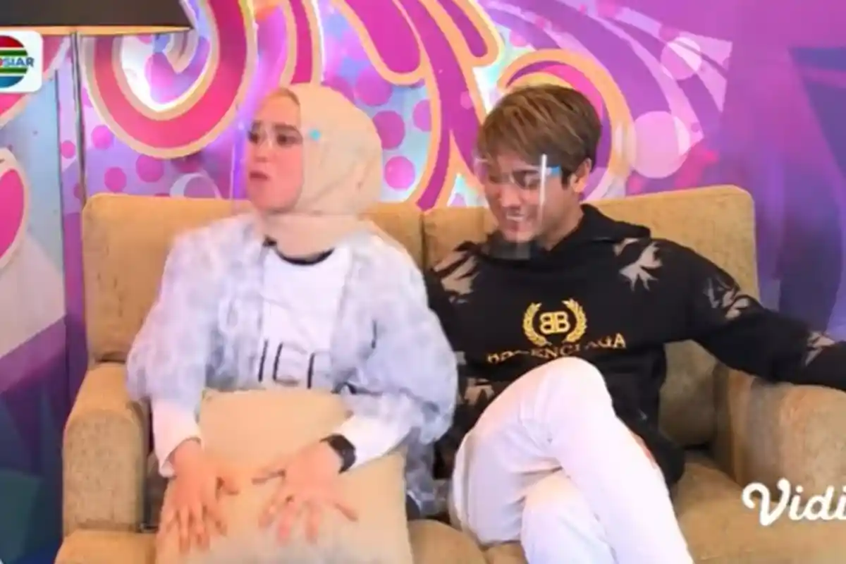 Lesti sampai Pukul Bantal saat Dibandingkan dengan Dinda Hauw, Rizky Billar: Kesel Kenapa Kamu?