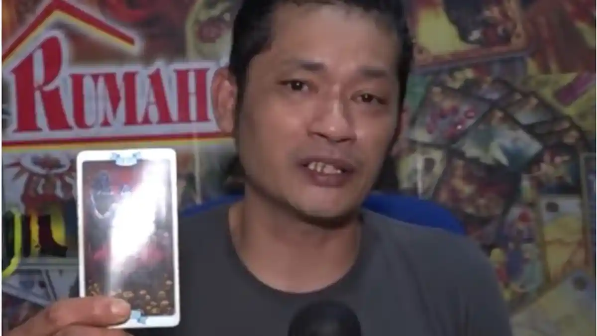 Sosok Artis Inisial B dan L Diramalkan akan Berpisah pada 2022 karena Kehadiran Orang Ketiga