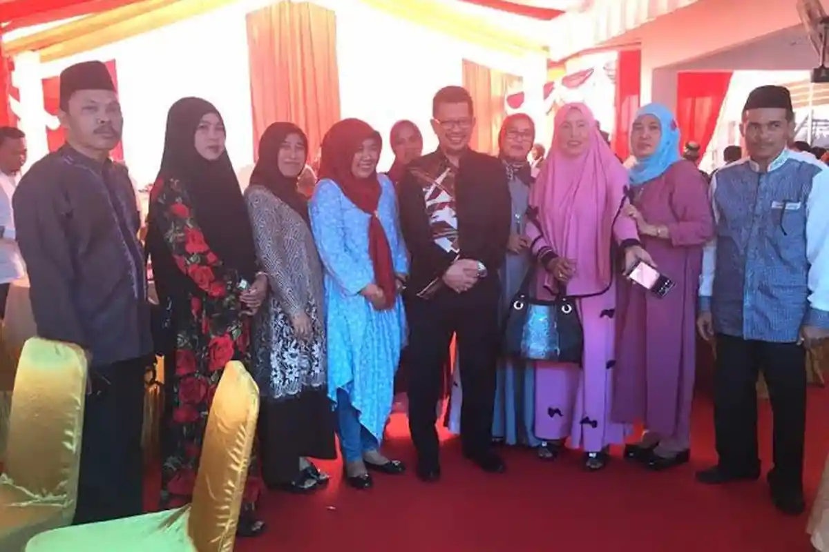 None Jamu Kepala Dinas dan Kolega dengan Pallubasa Makassar