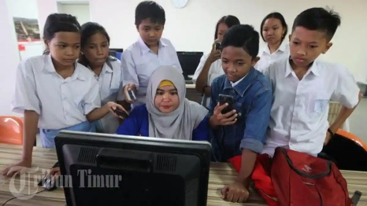 Kunci Jawaban Ekonomi Kelas 12 SMA/MA Kurikulum Merdeka Halaman 115, TTS APBN dan APBD