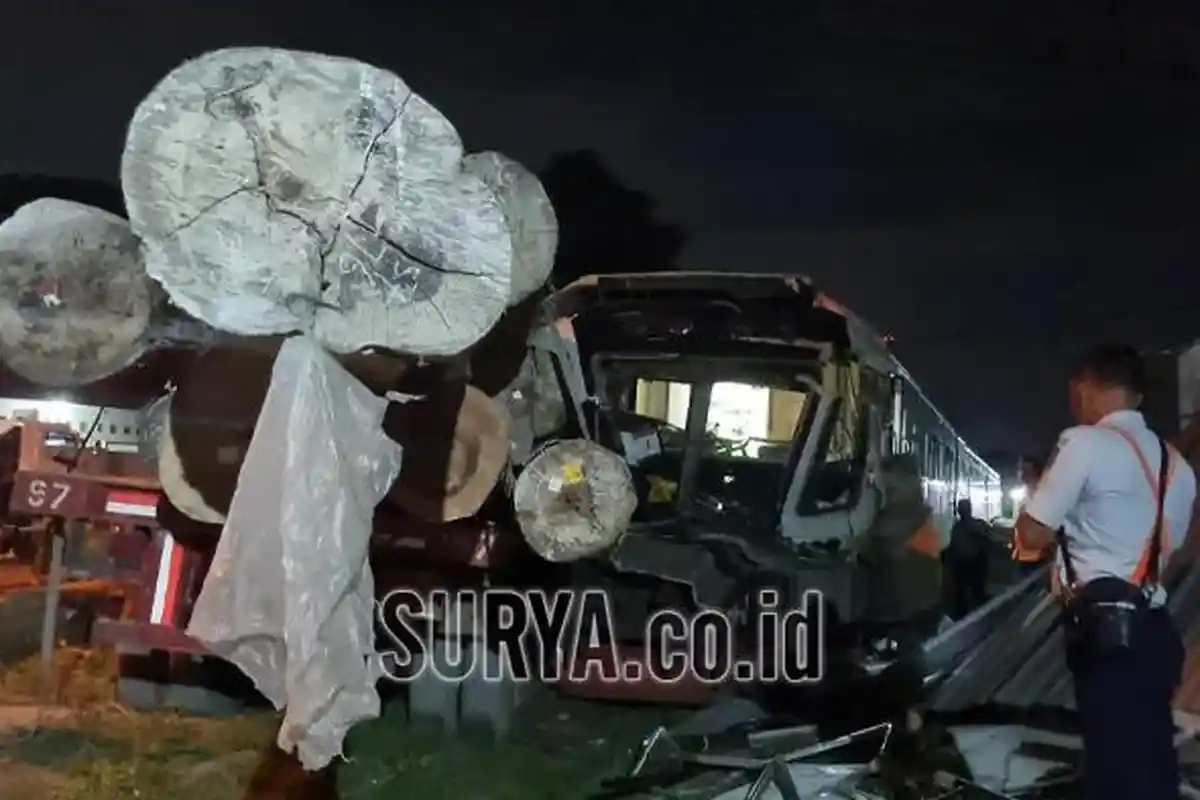 KAI Daop 8 Proses Hukum dan Tuntut Ganti Rugi Pengusaha dan Pengemudi Truk Penyebab Laka di Gresik