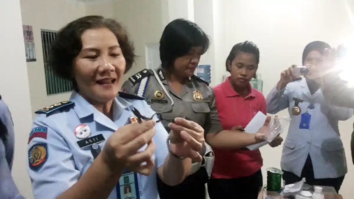 Narapidana Hamil Kedapatan Simpan Gunting