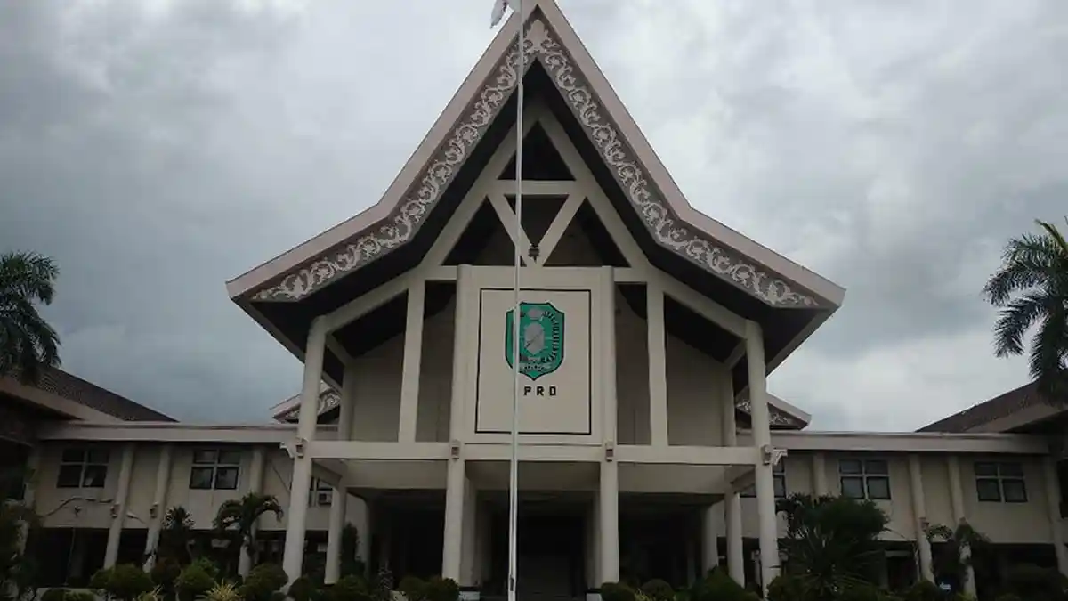 Kantor DPRD Sepi, 65 Anggota Dewan Kalbar di 
