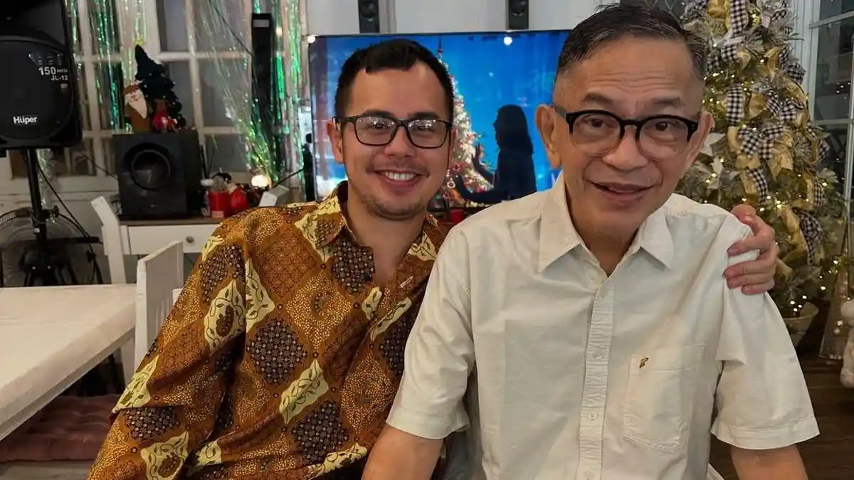 Terbang dari Amerika Serikat, Surya Sahetapy Menangis Tahu Ray Sahetapy Sang Ayah Meninggal