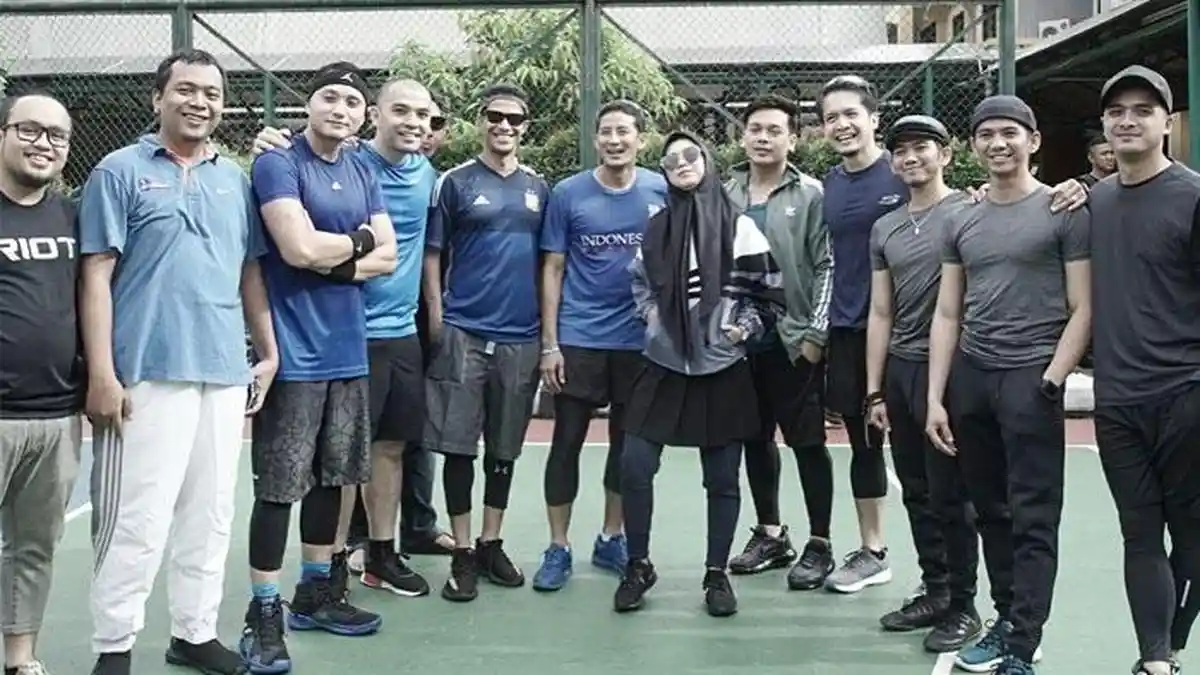 Jelang Debat Pilpres, Sandiaga Uno Main Basket dan Diskusi Bareng Dimas Seto hingga Ria Ricis