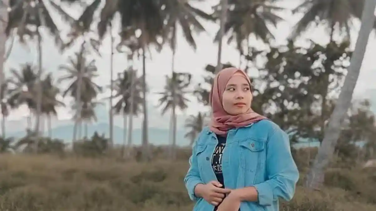 Tampil Simple dan Elegan dengan Hijab, Begini Kata Mahasiswi Kota Palu