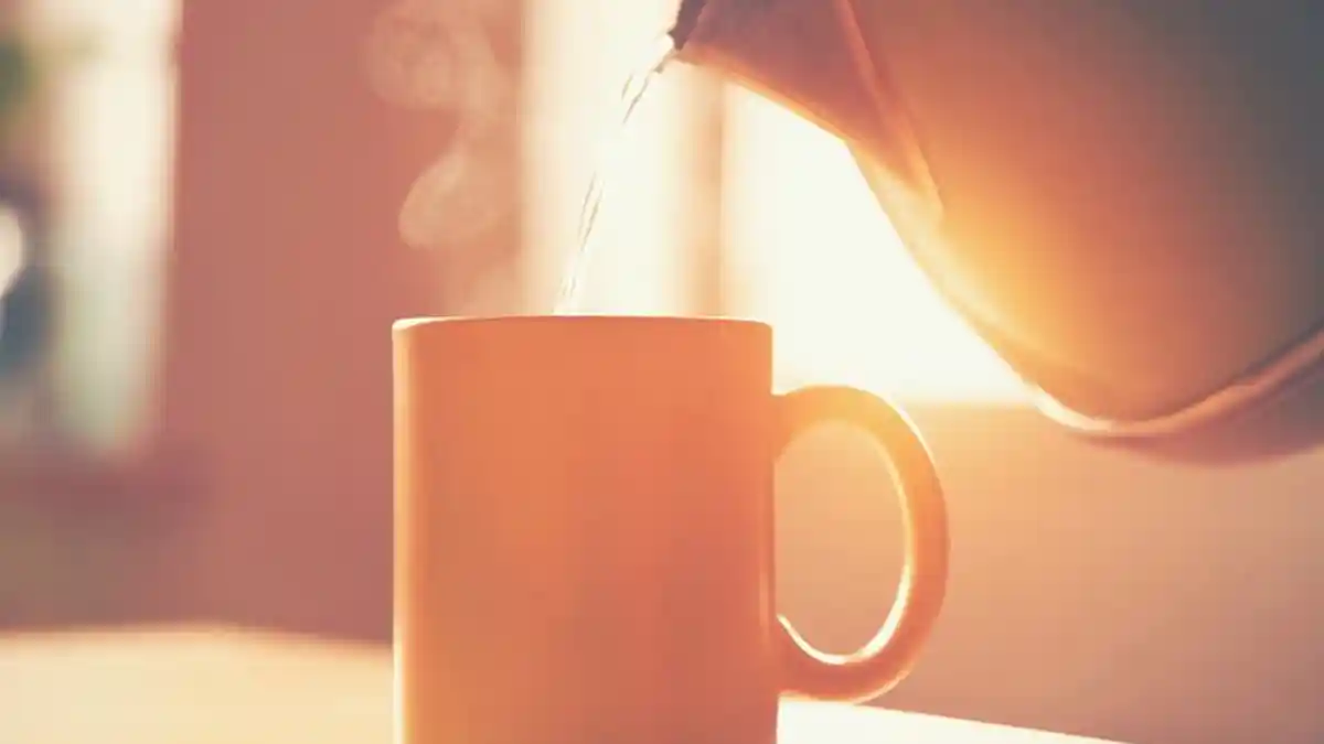 Kebiasaan Baik di Pagi Hari, Bukan Minum Kopi atau Teh Panas, Tetapi Minuman Ini
