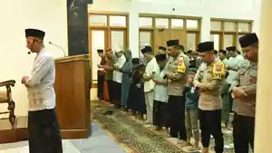 salat-gaib-polres-bondowoso-ojol.jpg