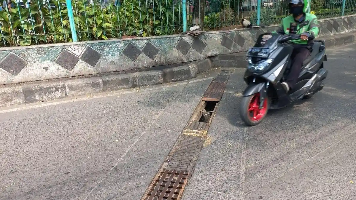 Warga Beberkan Hilangnya Grating di Pasar Ciputat, Setelah Viral Terpasang Kembali Gratingnya