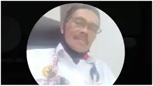 Kepala-Biro-Hukum-Setda-Sulsel-Abel-Rante-menghembuskan-nafas.jpg