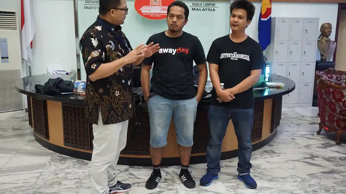 Dua Suporter Bali yang Ditahan di Malaysia Dibebaskan, Nasib Andreas Setiawan Masih Tanda Tanya