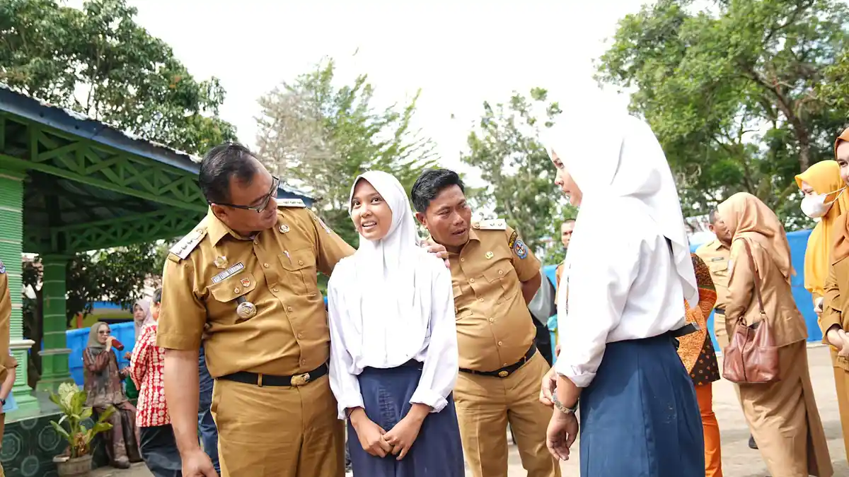 Perdana Siswa SMPN 2 Galang Masuk Sekolah, Bupati Deliserdang: Pemerintah Hadir untuk Masyarakat