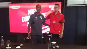 Pelatih-Timnas-Indonesia-Patrick-Kluivert-dan-Kapten-Timnas-Jay-Idzes.jpg